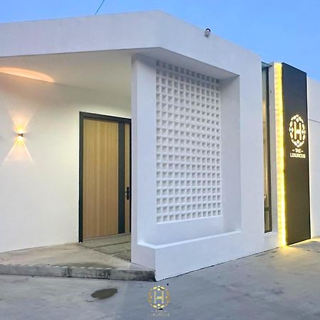 The Luxurious 27, Johor Bahruヴィラ エクステリア 写真