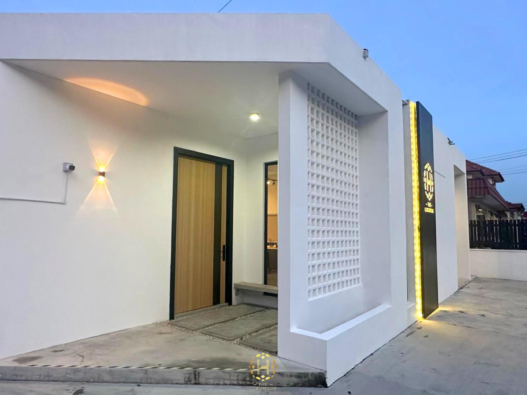 The Luxurious 27, Johor Bahruヴィラ エクステリア 写真